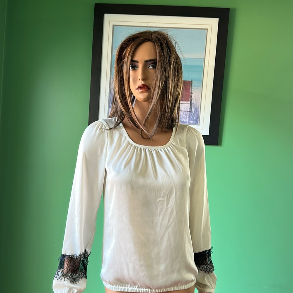 💛💛The Limited Long Sleeved Top💛💛